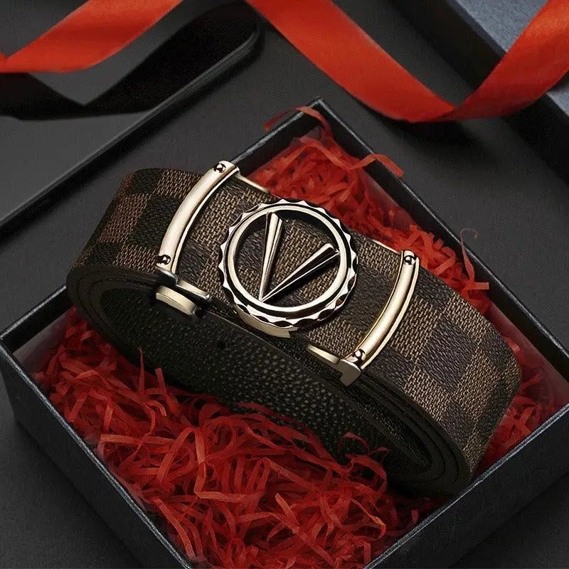 Valerico Belt with checkered pattern and circular gold buckle for stylish wear