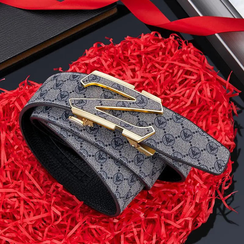 Patterned leather suit belt with gold buckle, stylish belt en cuir accessory