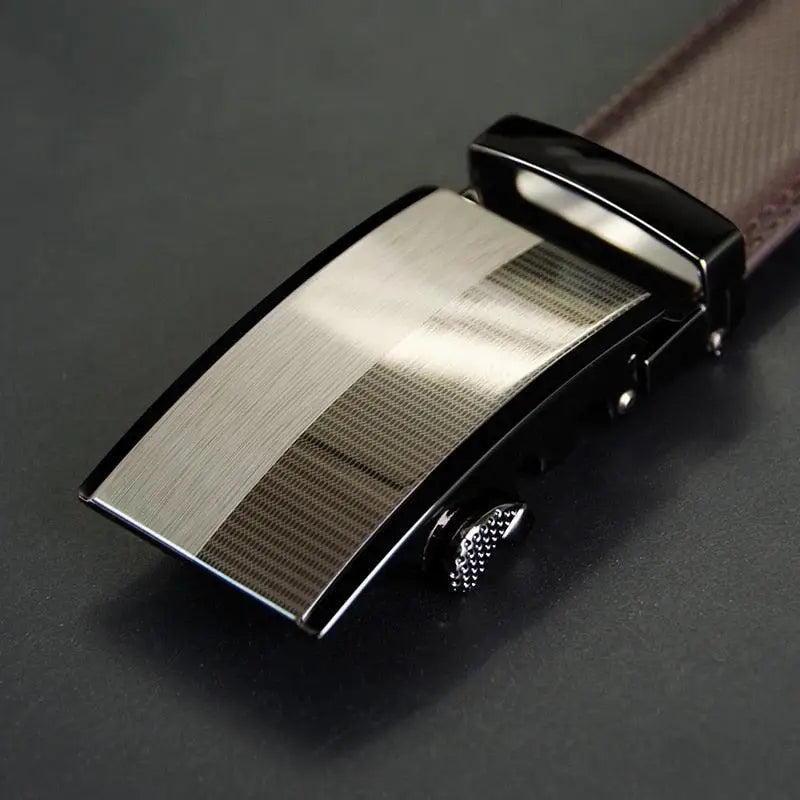 Metal belt buckle on Zura Belt with sleek design black leather suit belt