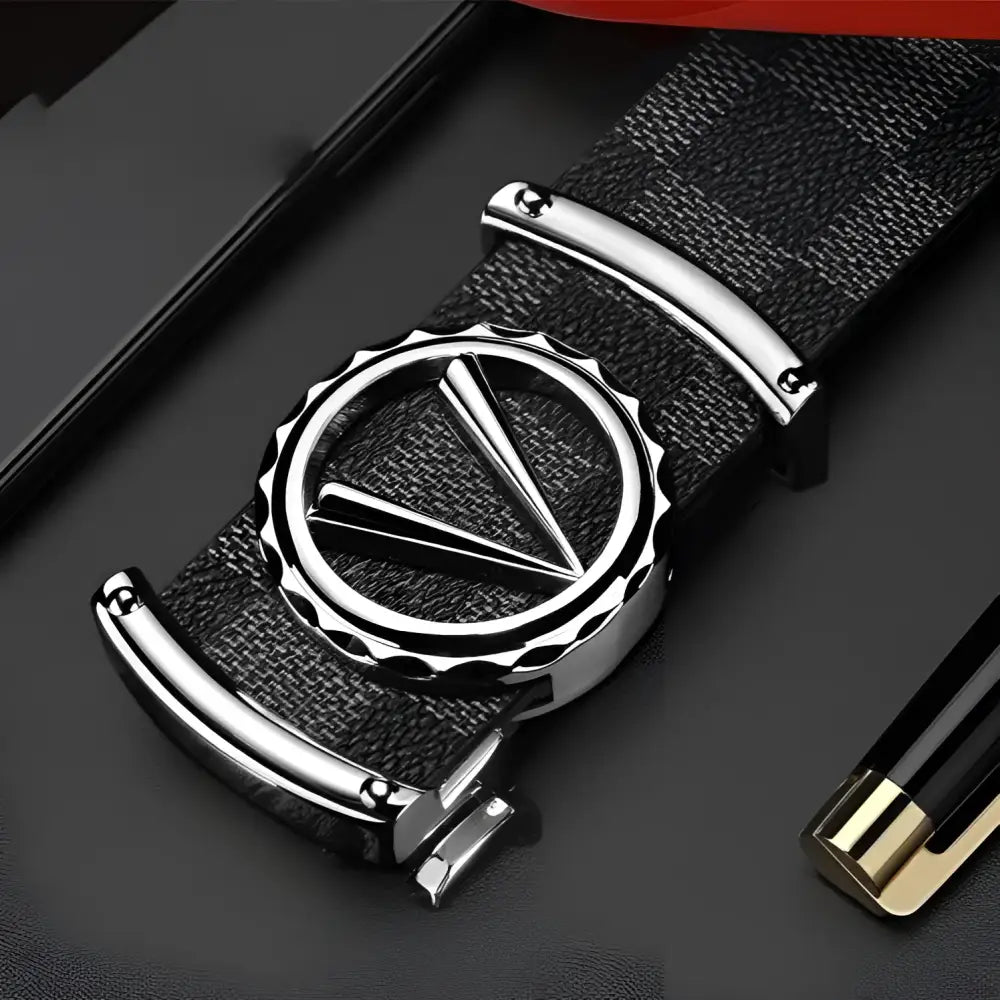 Valerico belt with checkered pattern and circular gold buckle for stylish accessory